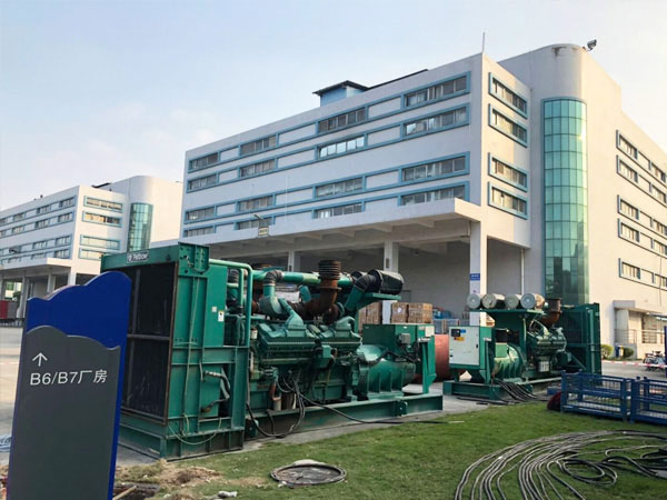 张家口某电子厂出租两台800KW康明斯发电